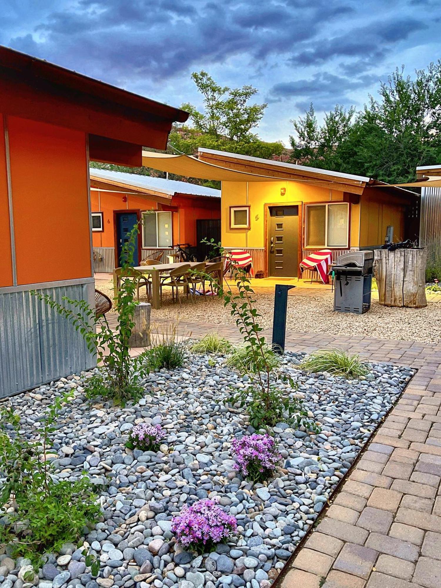 Downtown Kokopelli West 6 - Newly Remodeled Stylish Studio Moab Luaran gambar